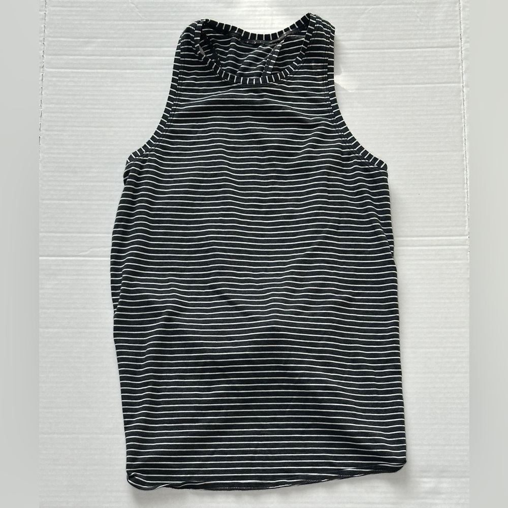 Lululemon High Neck Open Back Tank sz 4/6
